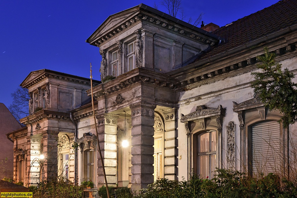 Berlin Mariendorf Wohnhaus erbaut vor 1861 von Bauerngutsbesitzer Ferdinand Ziedrich als Bauernhaus. Umbau 1890. Spätklassizistisch