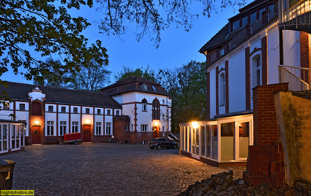 Berlin Werkhof Zehlendorf e.V. erbaut 1907-1908 von Ernst Sembritzki als Pferdestall und Wagenschuppen der Aktien-Brauereigesellschaft Friedrichshöhe. Königstrasse 28