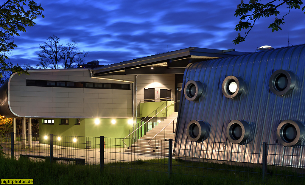 Berlin Marienfelde Dreifeld-Sporthalle Baussnernweg erbaut 2010-2013 von Alten Architekten GmbH. Hauptnutzer TSV Marienfelde 1890 e.V.