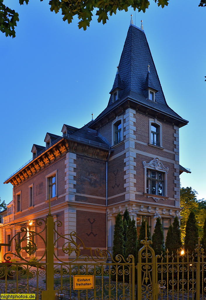 Berlin Lichterfelde Wohnhaus erbaut 1892-1893 von Heinrich Mensching für Eisenbahn-Bauunternehmer A. Below. Schillerstrasse 14