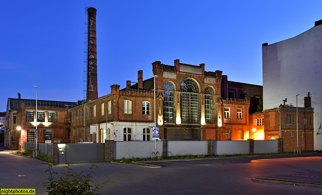 Berlin Moabit Gewerbehalle. Erbaut 1900-1901 von Ferdinand Kallmann als Produktionshalle für Eisengiesserei Jachmann in Backsteinornamentik mit Zinnengiebel. Huttenstrasse 42
