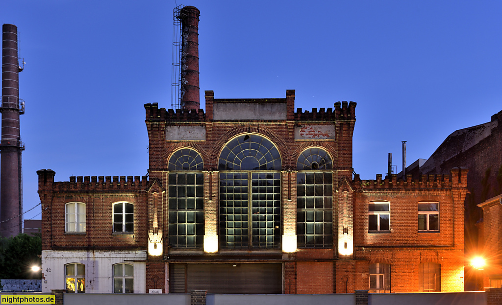 Berlin Moabit Gewerbehalle. Erbaut 1900-1901 von Ferdinand Kallmann als Produktionshalle für Eisengiesserei Jachmann in Backsteinornamentik mit Zinnengiebel. Huttenstrasse 42