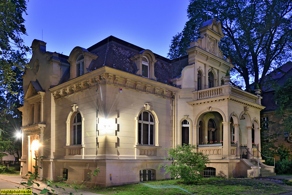 Berlin Zehlendorf Standesamt. Erbaut als Villa Scharfe 1892 von Fritz Schirmer am Teltower Damm für Gutsbesitzerin Sidonie Scharfe