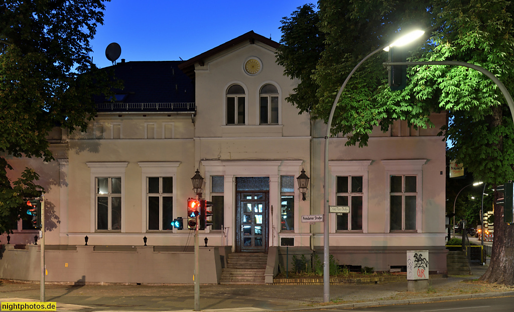 Berlin Zehlendorf Wohnhaus erbaut 1888 mit Gaststätte Zur Sonne in der Onkel-Tom-Strasse 2