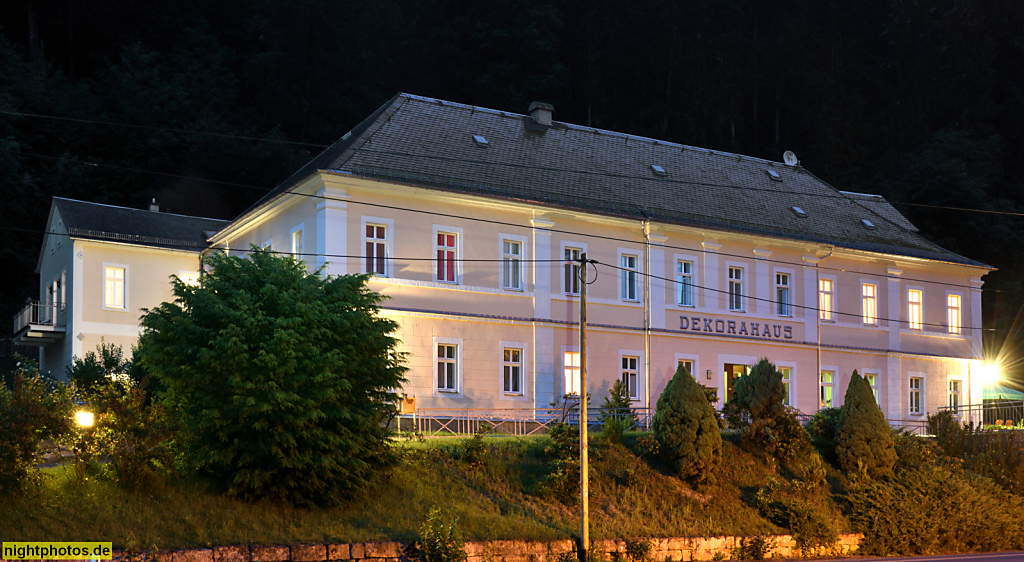 Bad Schandau. Dekorahaus erbaut Mitte des 19 Jahrhunderts als Hotel und Restaurant Schützenhaus in der Kirnitzschtalstrasse 87
