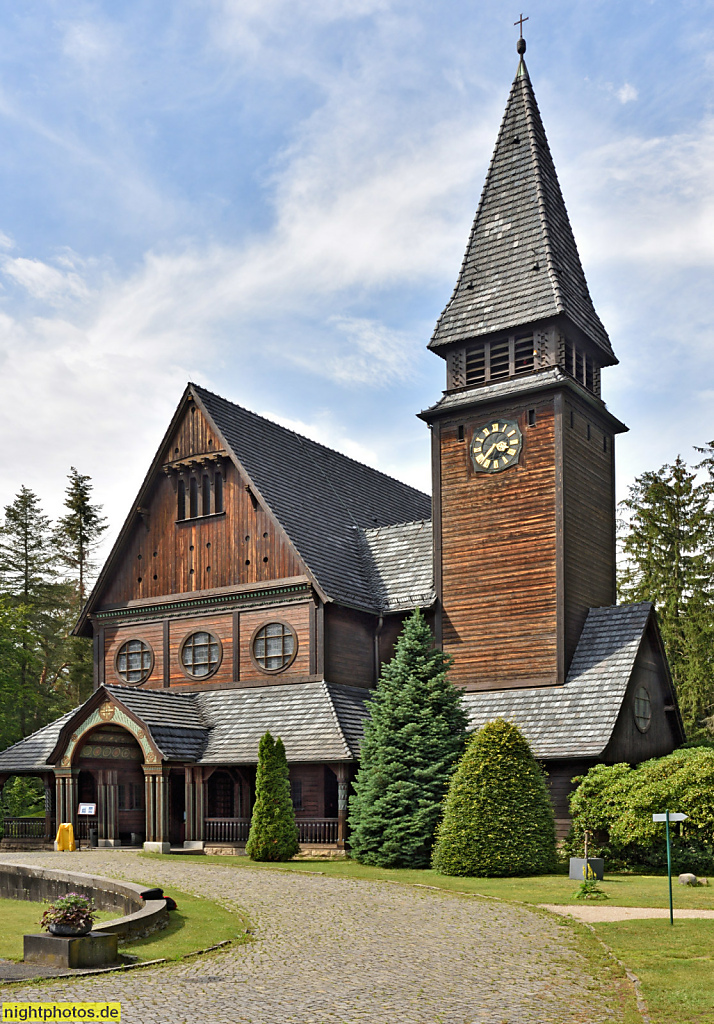 Stahnsdorf Friedhofskapelle erbaut 1908-1911 von Kirchenarchitekt Gustav Werner nach Vorbild norwegischer Stabkirchen