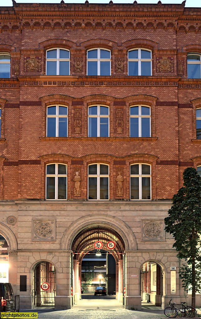 Berlin Mitte Gewerbehof erbaut 1884-1886 von Hermann Blankenstein als Geschäftshaus der Markthalle III in der Zimmerstrasse 90