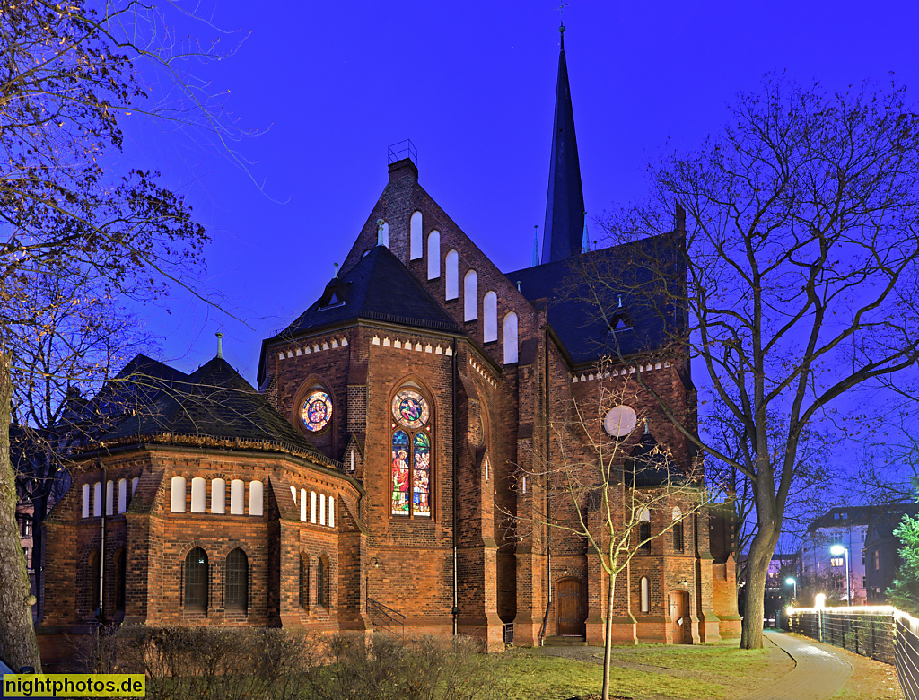 Berlin Rummelsburg Kaskelkiez Victoriastadt. Evangelische Erlöserkirche erbaut 1890-1892 von Conrad Wilhelm Hase und Max Spitta im neugotischen Stil. Nöldnerstrasse 43