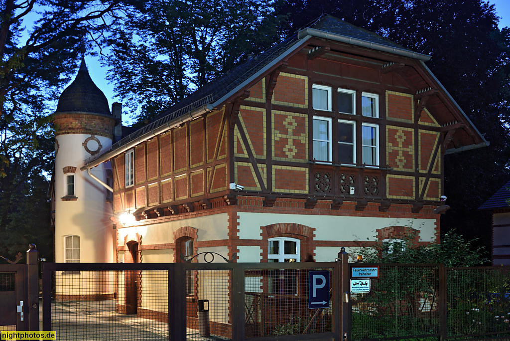 Berlin Wannsee. Schullandheim Villa Blumenfisch Nebengebäude. Erbaut um 1885 als Haus Schwabacher und Richter von Architekten Blumberg und Schreiber. Am Sandwerder 11-13