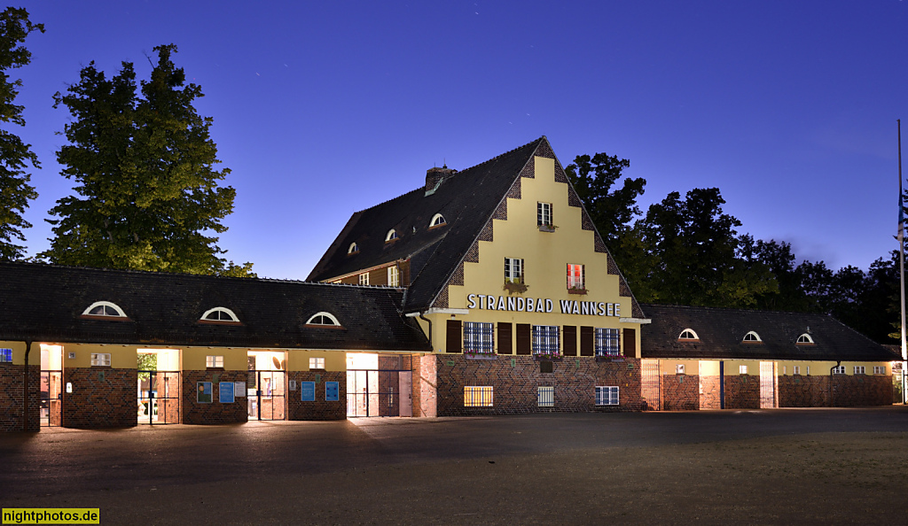 Berlin Nikolassee Strandbad Wannsee Eingangs- und Verwaltungsgebaeude erbaut 1929-1930 von Stadtbaurat Martin Wagner und Magistratsoberbaurat Richard Ermisch