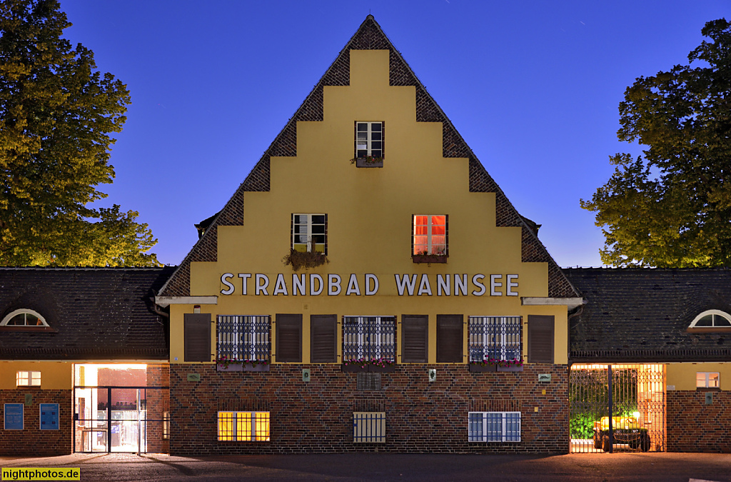 Berlin Nikolassee Strandbad Wannsee Eingangs- und Verwaltungsgebaeude erbaut 1929-1930 von Stadtbaurat Martin Wagner und Magistratsoberbaurat Richard Ermisch