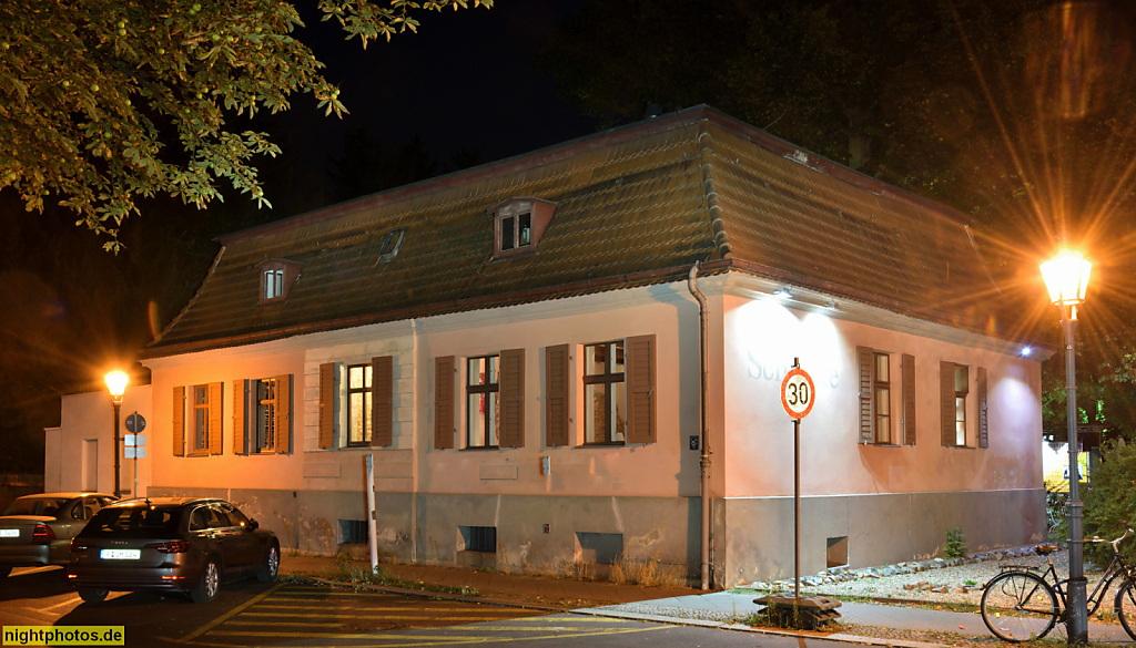 Berlin Wittenau Restaurant Landhaus Schupke erbaut 1810 als Wohnhaus des Gutshof Wittenau. Alt-Wittenau 66