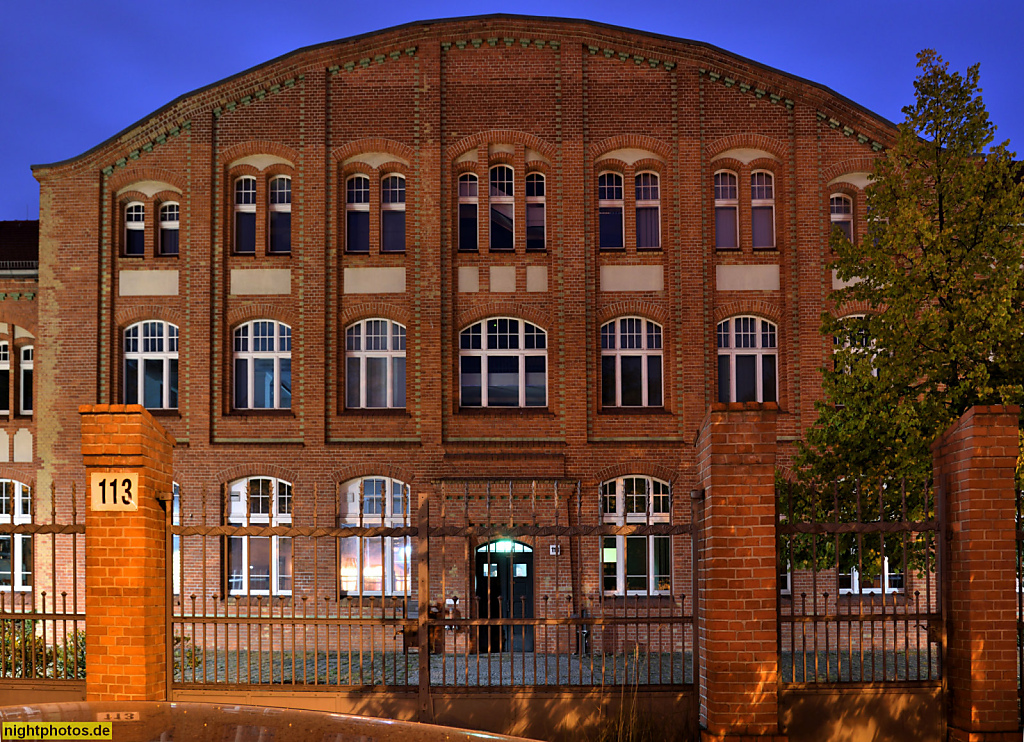 Berlin Borsigwalde Landesarchiv und Gewerbegebiet am Eichborndamm. Erbaut 1906-1907 von Alfred Kühn als Deutsche Waffen- und Munitionsfabriken (DWM)