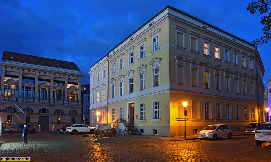 Potsdam Bürgerliches Wohnhaus erbaut 1773 von Baumeister Georg Christian Unger. Am Neuen Markt 2