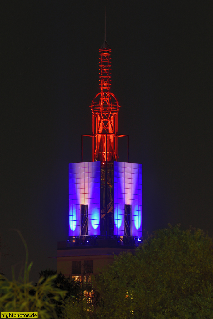Potsdam Seniorenresidenz Heilig-Geist-Park erbaut 1997 mit Erinnerung an Turmspitze der ehemaligen Heilig-Geist-Kirche 1725-1945