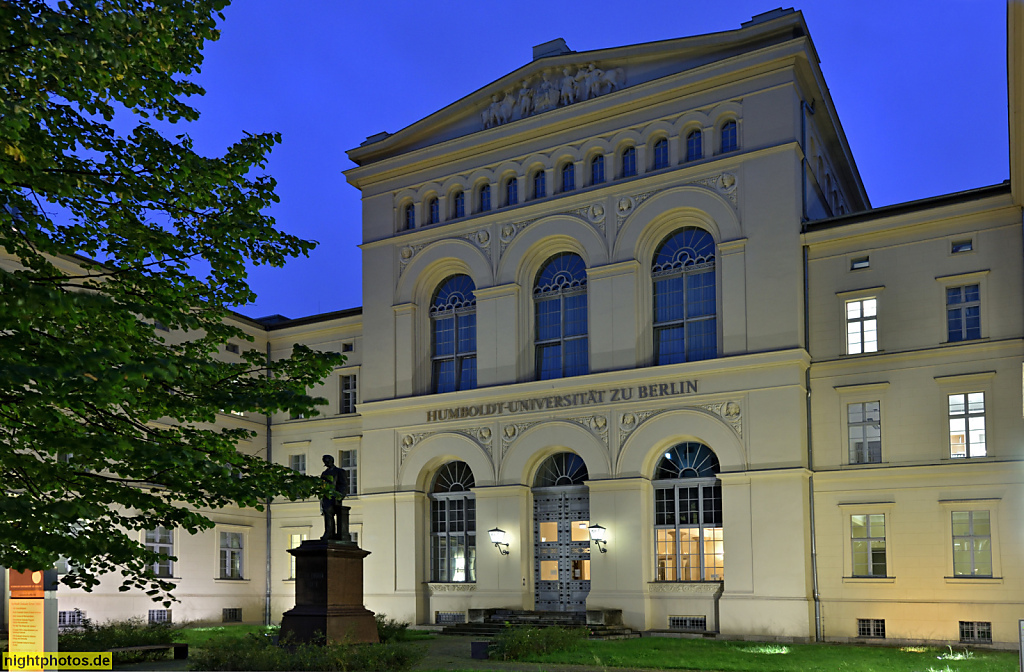 Berlin Mitte Humboldt Graduate School erbaut 1838-1840 von Ludwig Ferdinand Hesse als Tierarzneischule unter Friedrich Wilhelm IV