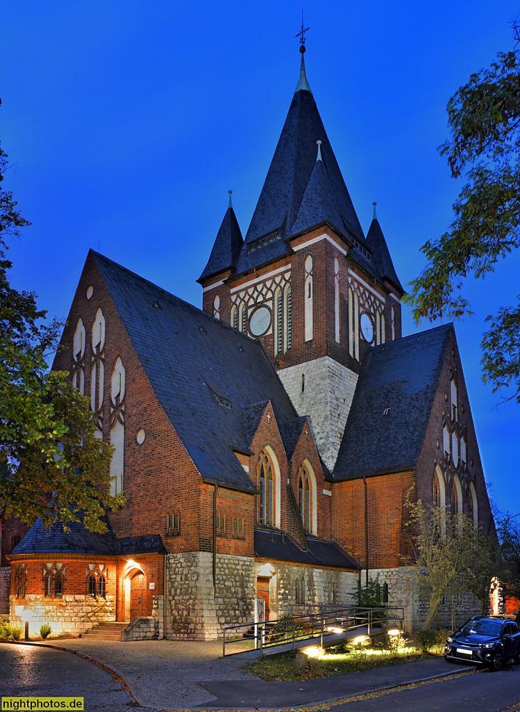 Berlin Oberschöneweide Evangelische Christuskirche erbaut 1906-1908 von Robert Leibnitz an der Firlstrasse in märkischer Backsteingotik. Saniert 200-2004