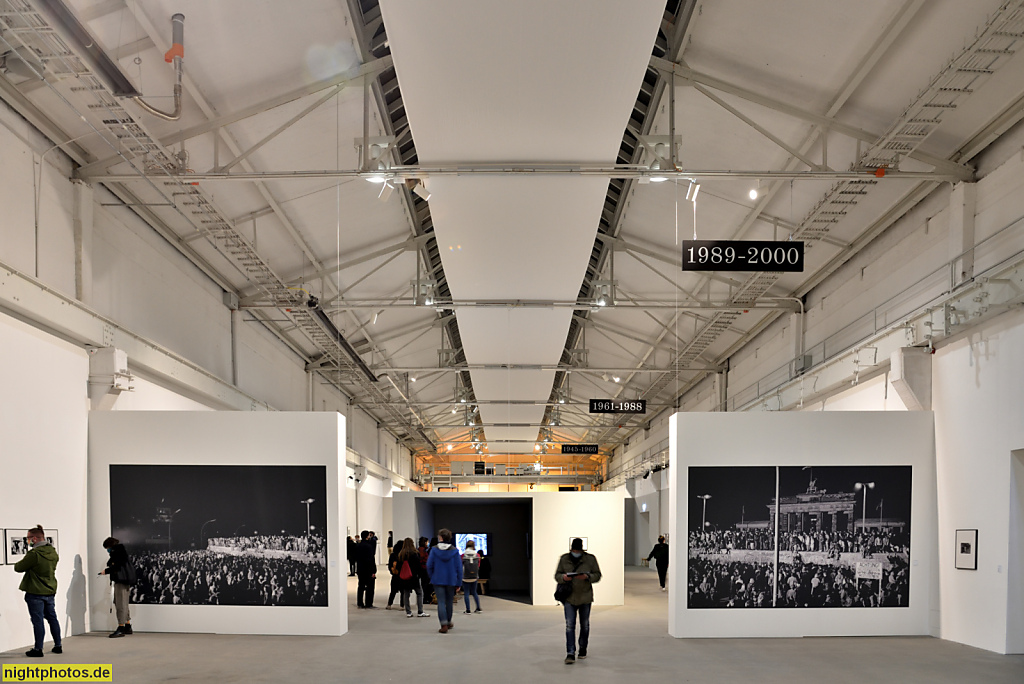 Berlin Oberschöneweide Reinbeckhalle. Erbaut für AEG als Transformatorenwerk. Produktion für TRO bis 1996. Saniert 2016 als Kunsthalle und Ateliers. Reinbeckstrasse 9