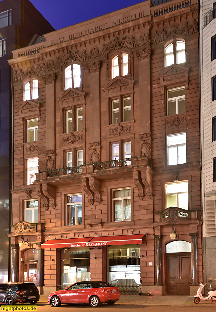 Berlin Mitte Weinhandlung und Restaurant Borchardt erbaut 1899-1900 von Carl Gause mit roter Sandsteinfassade in neorenaissance- und neobarocken Stilelementen. Französische Strasse 47