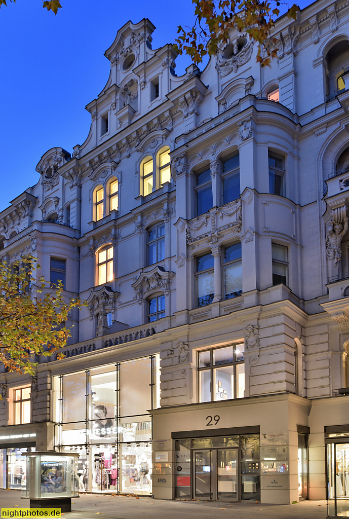 Berlin Charlottenburg Mietshaus mit Ladenlokal erbaut 1896-1897 von Architekt und Maurermeister Ferdinand Döbler am Kurfürstendamm 29