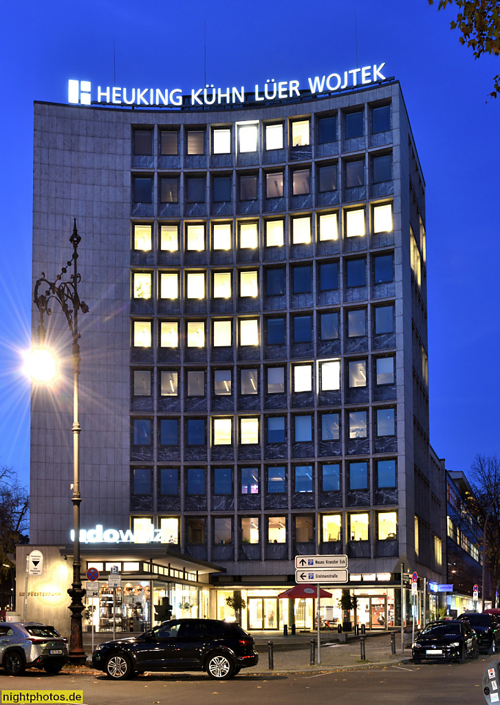 Berlin Charlottenburg Büro- und Geschäftshaus erbaut 1955-1956 von Geber und Risse für Hamburg-Mannheimer-Versicherungs AG. Grolmanstrasse 38
