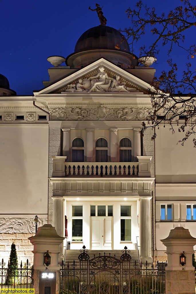 Berlin Zehlendorf Gästehaus der Botschaft des Emirat Katar. Erbaut 1904-1907 von Bastian und Kabelitz als Villa Calé für Verleger Franz Calé. Schützallee 27