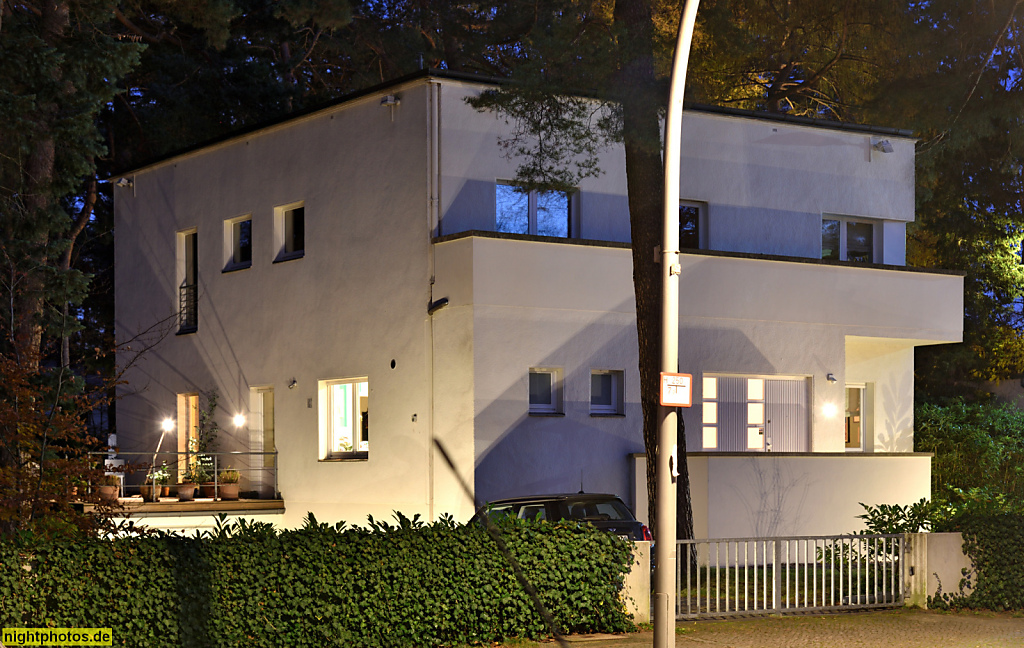 Berlin Zehlendorf Neutra-Häuser in der Onkel-Tom-Strasse 85. Erbaut 1923-1924 als Einfamilienhaus von Richard Neutra im Stil klassischer Moderne