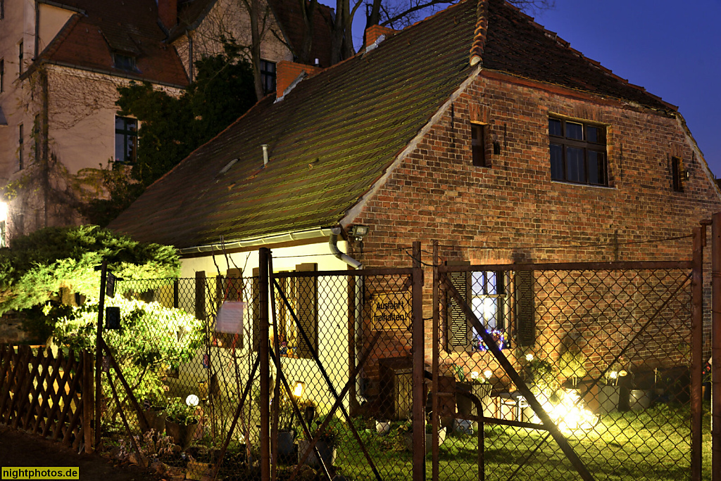 Berlin Hermsdorf. Wohnhaus. Erbaut vor 1800 als Kossätenhof Müller. Alt-Hermsdorf 27. Baudenkmal