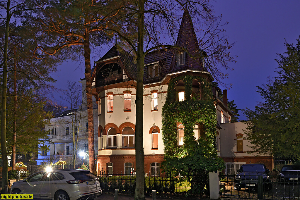 Berlin Grunewald. Landhaus erbaut 1895-1896 von Emil Jaehn für Druckereibesitzer Martin Franz. Erweitert 1906 gemeinsam mit  Heinrich Cornelius in der Winkler Strasse 13