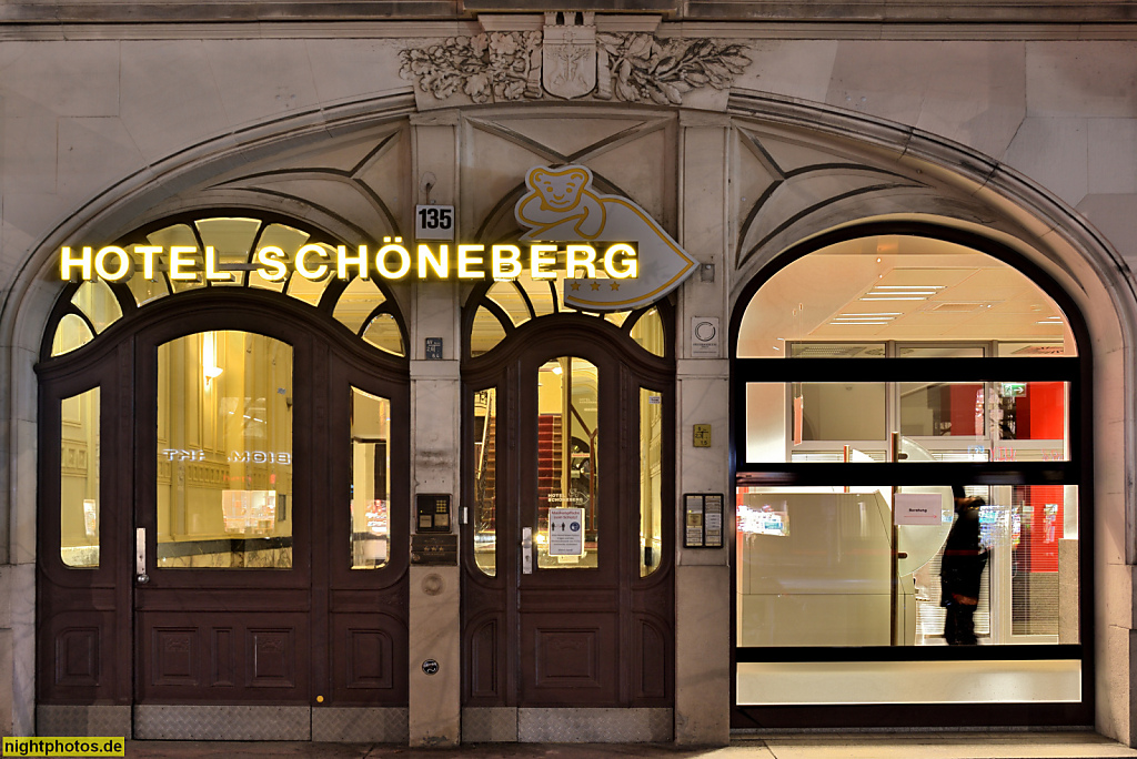 Berlin Schöneberg. Hotel Schöneberg. Wohn- und Geschäftshaus mit Jugendstilelementen erbaut 1905-1906 von Adam Dietz. Hauptstraße 135