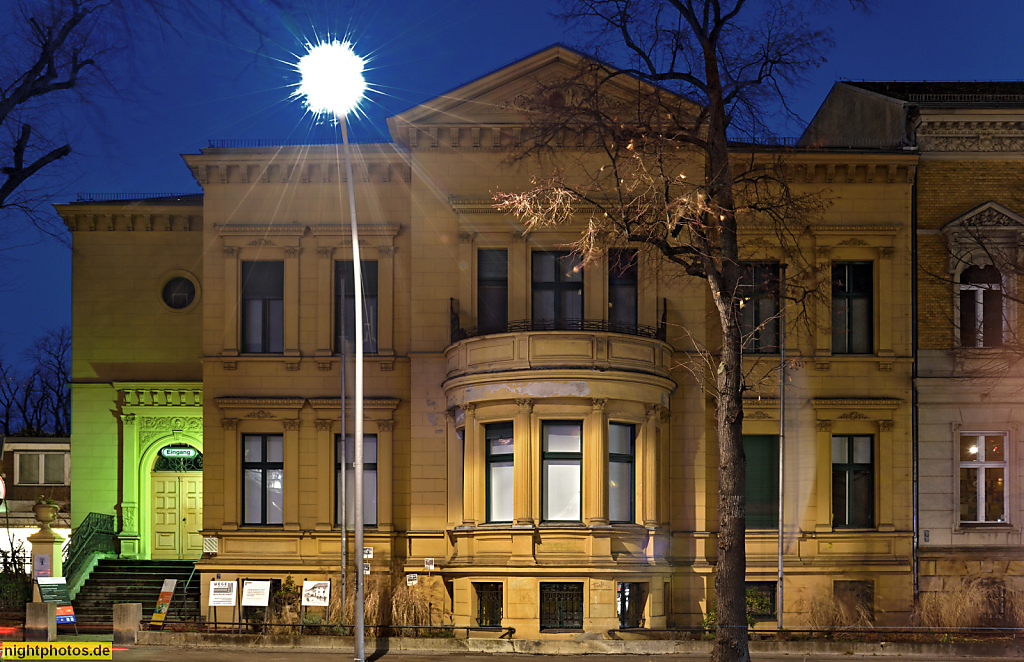 Berlin Schöneberg. Jugendmuseum. Als Wohnhaus erbaut 1872 von Bauunternehmer W. Waldow für Bauerngutsbesitzer Martin Hewald. Hauptstrasse 42