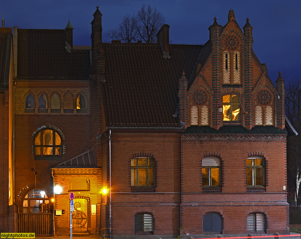 Berlin Friedenau Kinder- und Jugendfreizeitzentrum 'Burg' erbaut 1884 als Landhaus. Friedrich-Wilhelm-Platz 11