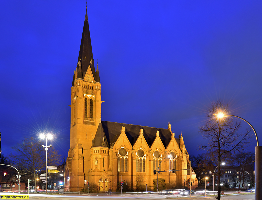 Berlin Friedenau Evangelische Kirche Zum Guten Hirten erbaut 1891-1894 von Carl Doflein im neugotischen Stil als Ziegelbau