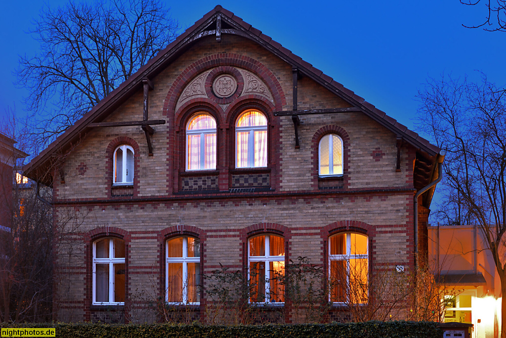 Berlin Friedenau Tiele-Winckler-Haus Wohnheim. Als Landhaus erbaut 1885-1886 von Max Nagel. Handjerystrasse 88