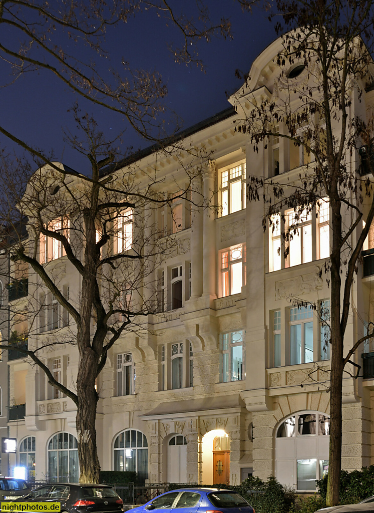 Berlin Friedenau Friedenauer Kammermusiksaal im Mietshaus mit Vorgarteneinfriedung erbaut 1905-1907 von Ladislaus Nowak in Neobarock. Isoldestrasse 9