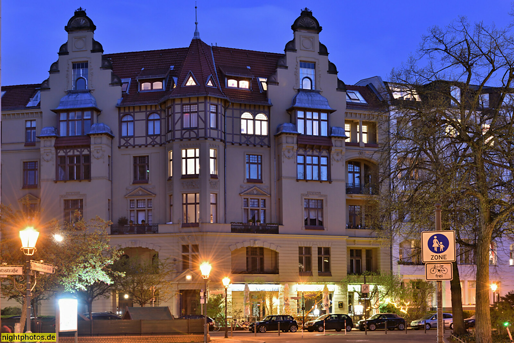 Berlin Schöneberg Mietshaus erbaut 1900 von Johannes Lange am Viktoria-Luise-Platz 12A. Restaurant Wiesenstein