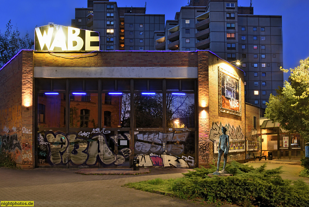 Berlin Prenzlauer Berg. Kulturzentrum Wabe erbaut 1986 im Ernst-Thälmann-Park