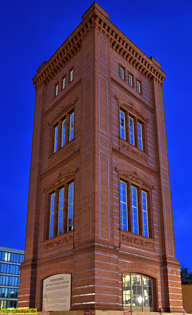 Berlin Mitte. Standort Bauakademie von Karl Friedrich Schinkel 1832–1836. Fassadensegment rekonstruiert 2004 vom Förderverein Bauakademie
