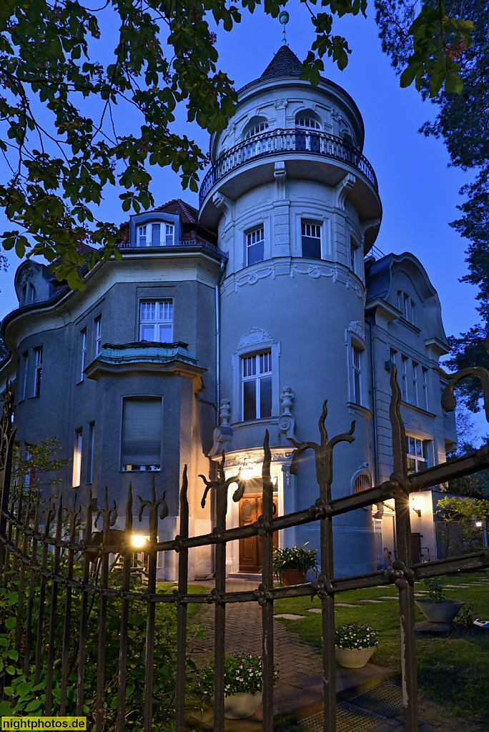 Berlin Grunewald. Villa Warnekos. Erbaut 1896 von Ludwig Feuth. Umbau 1905 von A. Schneider. Bismarckallee 14