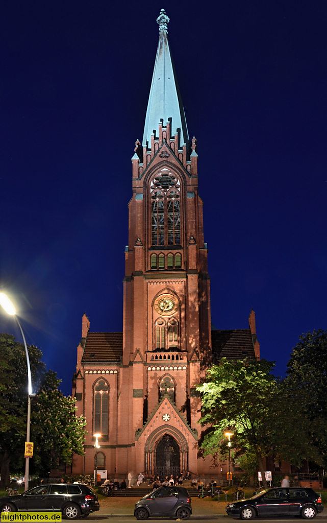 Berlin Schöneberg Apostel-Paulus-Kirche erbaut 1892-1894 von Franz Schwechten im Stil märkischer Backsteingotik als Hallenkirche