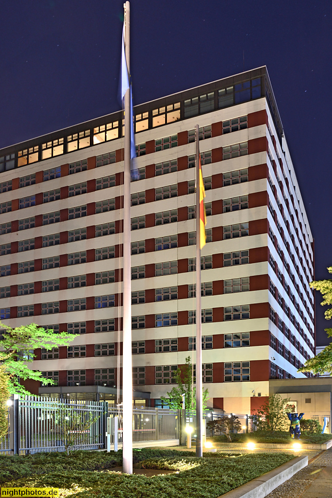 Berlin Kreuzberg. Europahaus. Erbaut 1926-1931 von Otto Firle im Stil der Neuen Sachlichkeit. Wiederaufbau 1959-1966 als Büro- und Geschäftshaus