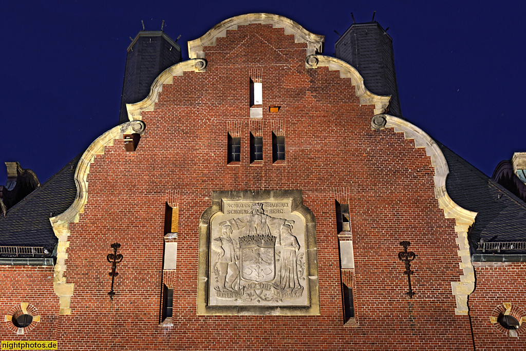 Berlin Lichtenrade. Stadtbibliothek und Jugendmuseum. Erbaut 1898 als Alte Mälzerei der Schlossbrauerei Schöneberg vom Wilhelm Walther. Sanierung und Umbau 2018-2021 von ff-Architekten. Steinstrasse 41