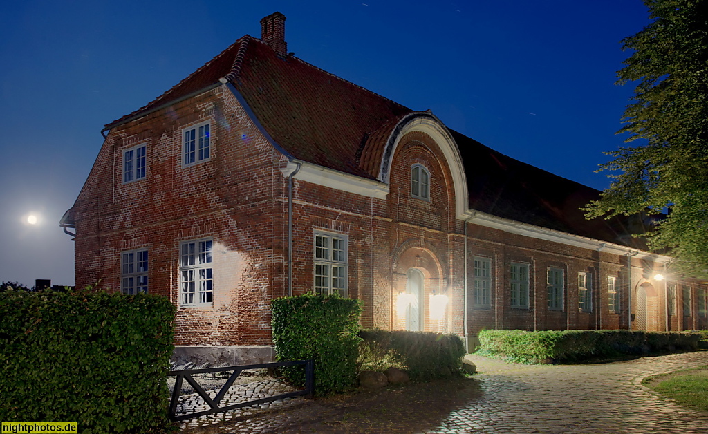 Schloss Plön. Marstall erbaut 1745-1750 von Johann Gottfried Rosenberg für Herzog Friedrich Karl Schleswig-Holstein-Sonderburg-Plön. Ehemals Pferdestall