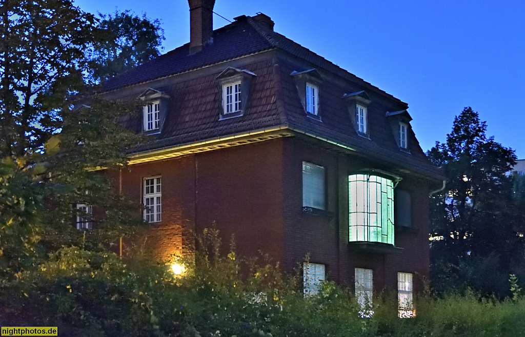 Berlin Lichtenberg. Studio Bildende Kunst vom Kulturring in Berlin e.V in der Villa Skupin. Erbaut 1925-1928 von Architekt Franz Alcer für Paul Skupin. John-Sieg-Strasse13