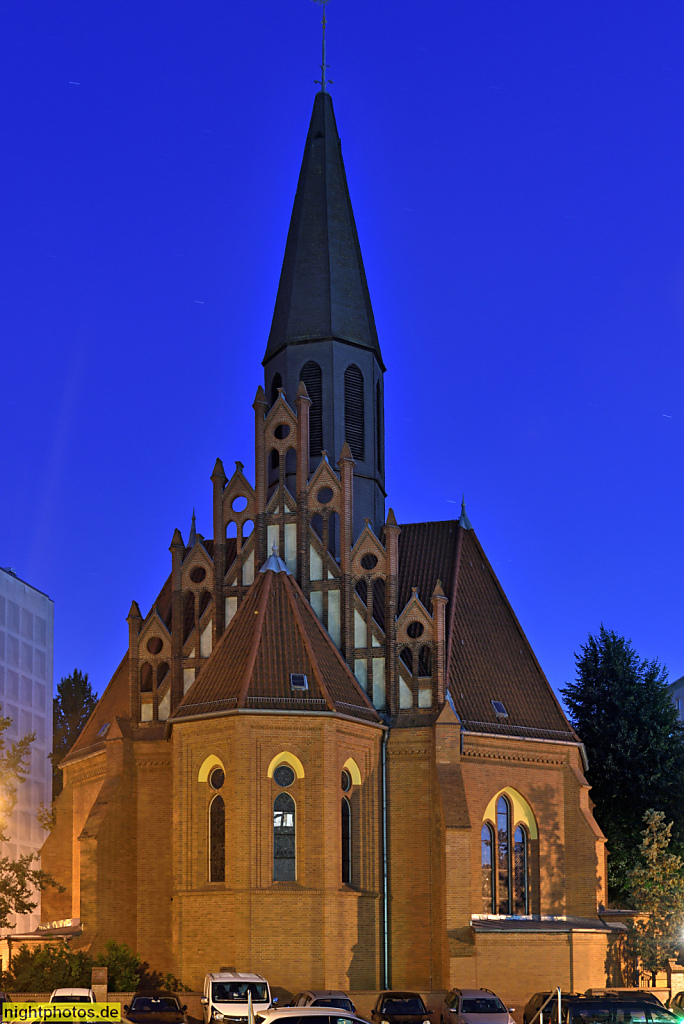 Berlin Lichtenberg. Katholische St.-Mauritius-Kirche erbaut 1891-1892 und umgebaut 1905-1906 von Max Hasak. Wiederaufbau 1952. Mauritiuskirchstrasse
