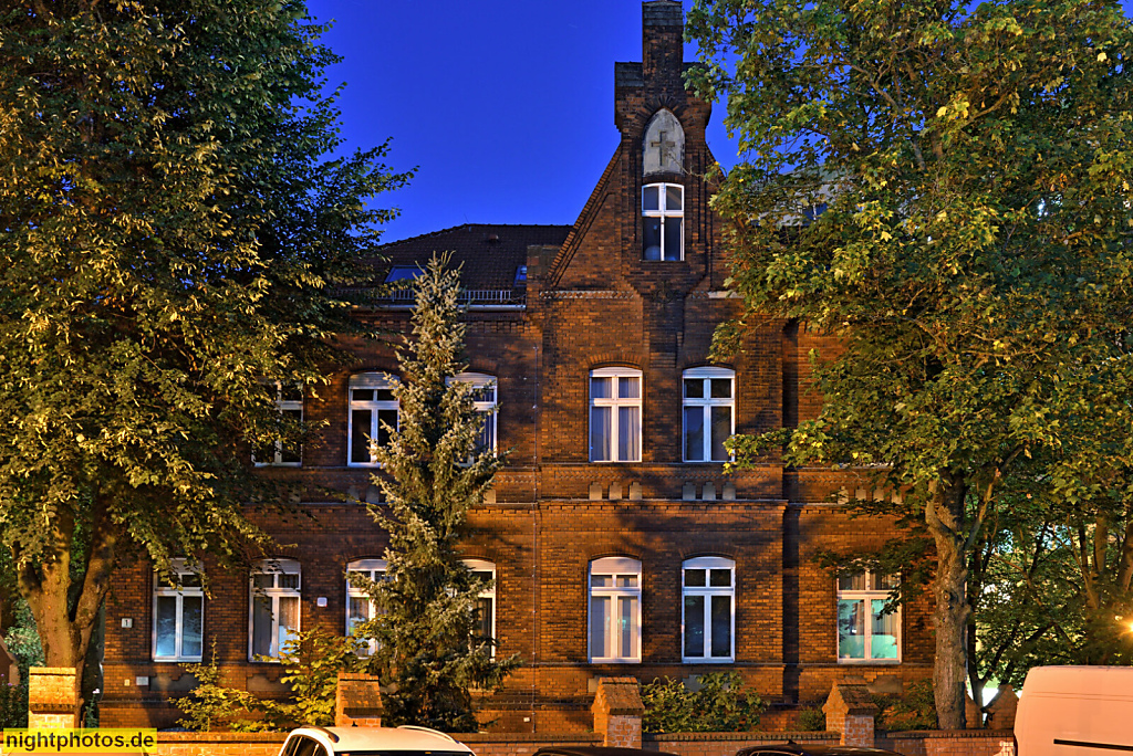 Berlin Lichtenberg. Pfarrhaus der Katholischen St.-Mauritius-Kirche. Erbaut 1897 nach Entwurf von Max Hasak durch den Architekten Karl Bleckmann Mauritiuskirchstrasse