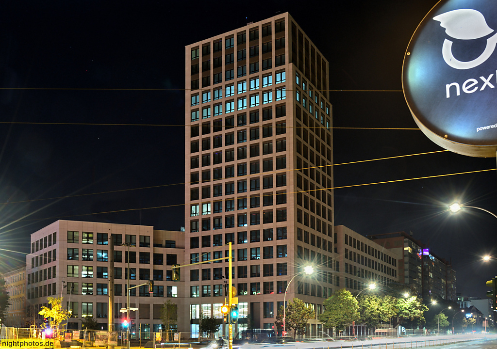 Berlin Lichtenberg. Wohn- und Geschäftshaus als Hochhaus am Stefan-Heym-Platz erbaut 2020-2021 von Architekt Professor Gerd Jäger für die HoWoGe