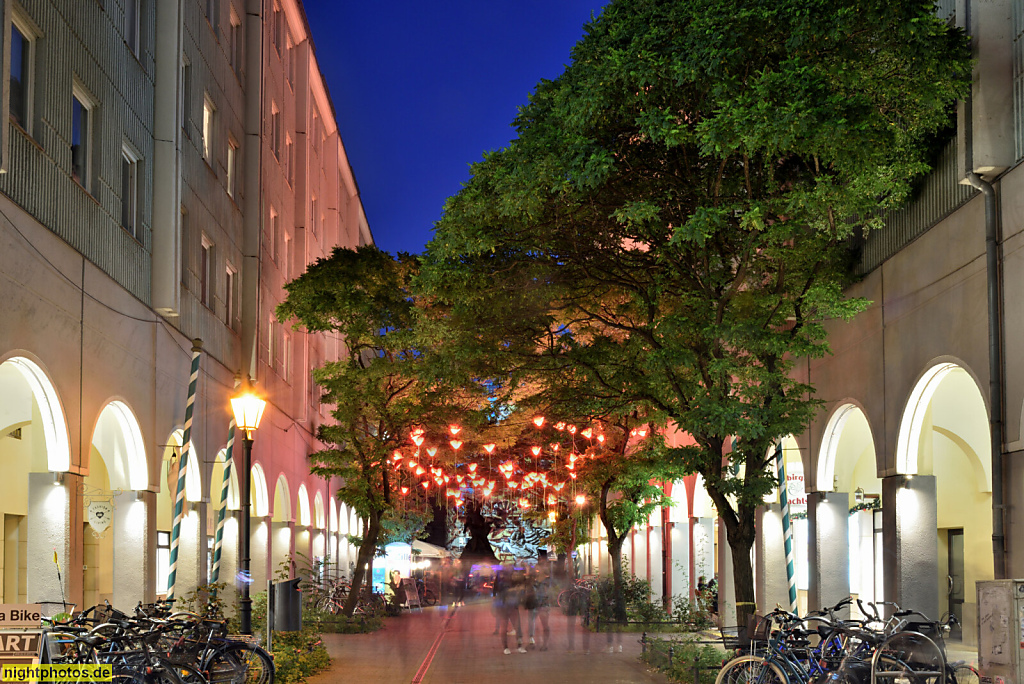 Berlin Mitte. Arkaden in der Propststrasse im Nikolaiviertel. Wiederaufbau 1983-1987 von Günter Stahn Rolf Ricken Heinz Mehlan für die Baudirektion im Ministerium für Bauwesen Ltg Erhardt Gißke