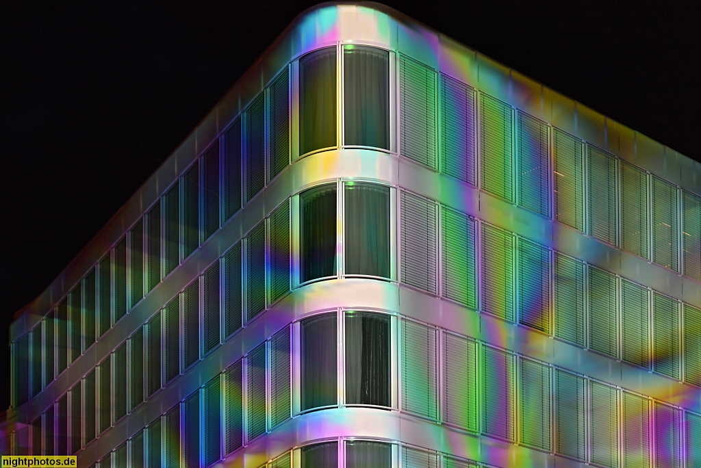 Berlin Schöneberg Sony Music Entertainment erbaut 2018-2021 von Gewers Pudewill für PW Real Estate und Pecan Development. Festival of Lights. Bülowstrasse 80