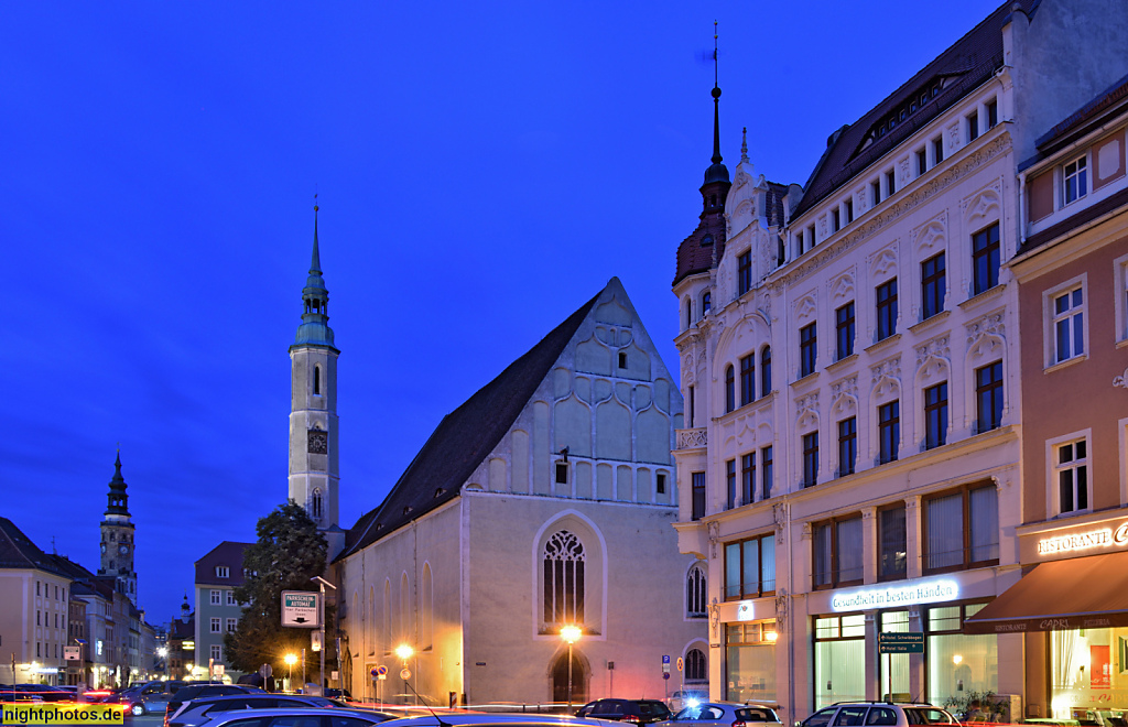 Görlitz. Obermarkt mit Dreifaltigkeitskirche erbaut 1420-1450 als gotische Franziskaner Klosterkirche mit Turm 'Mönch'. Heutige Form seit 1508. Saalkirche